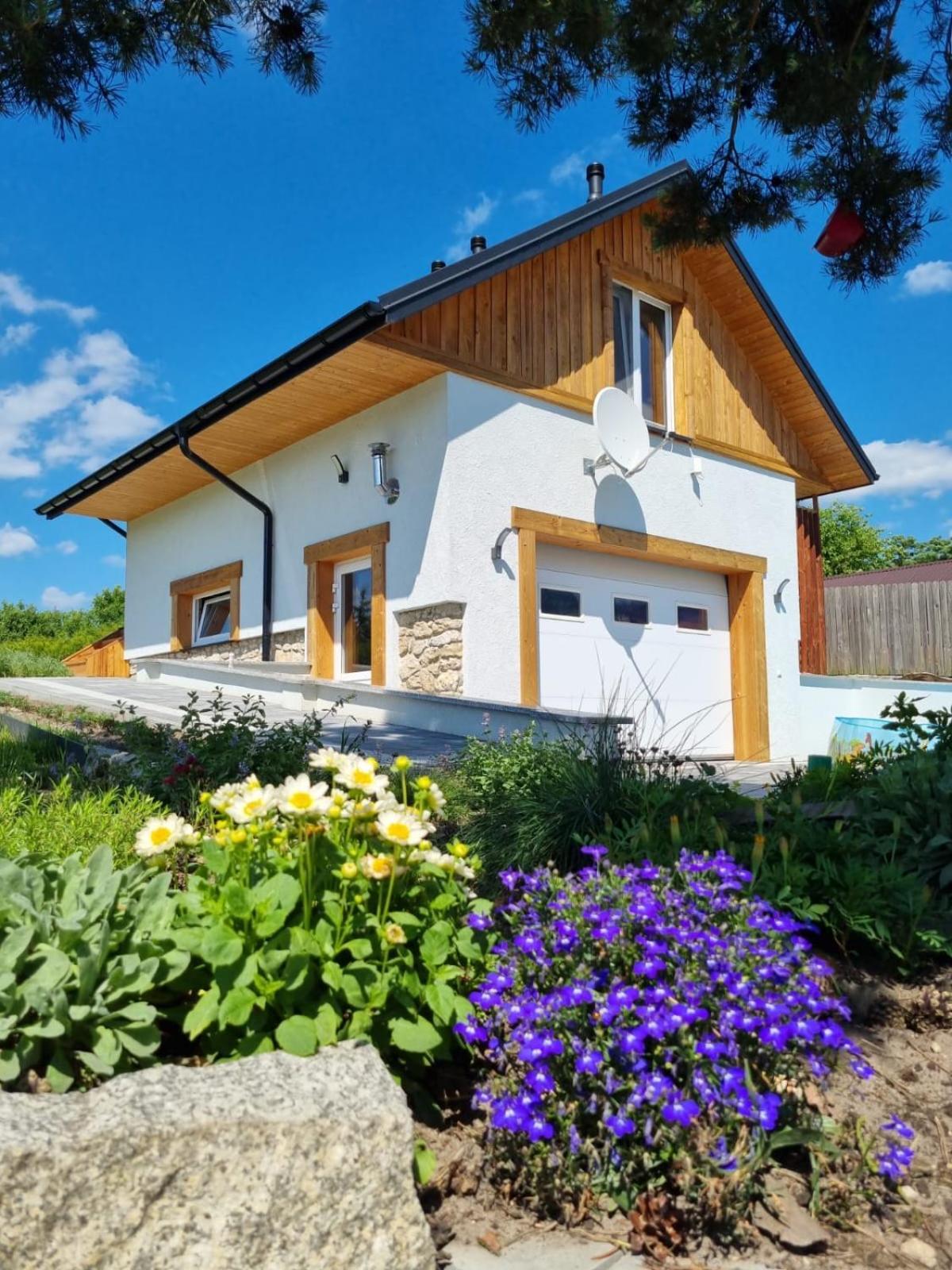 Apartment Laki House